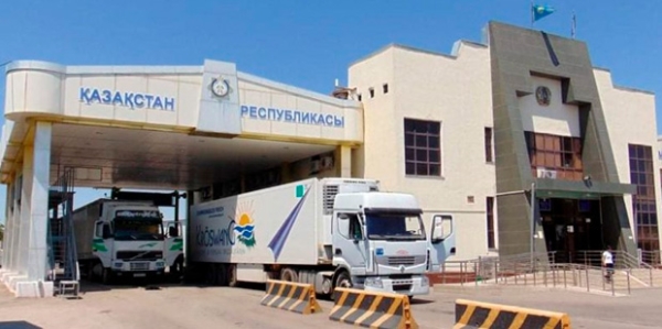 
                            
        						Казахстан разрешил доставку грузов белорусским и российским перевозчикам с перецепкой                            
						