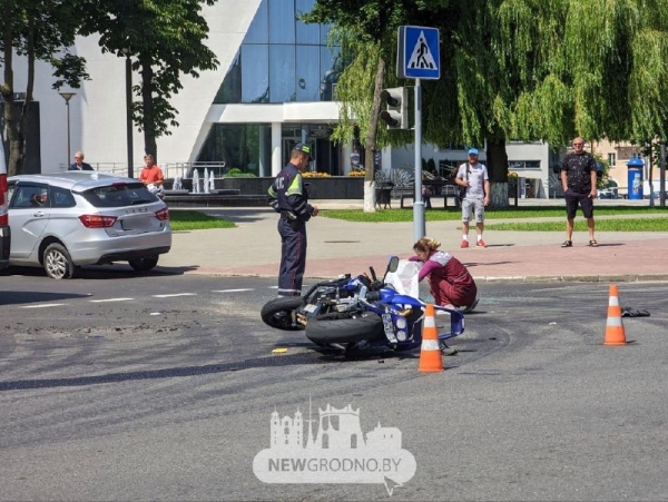 Смертельное ДТП на перекрестке около «табачки» в Гродно: после столкновения с Lada погиб мотоциклист