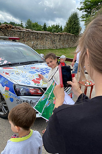 
                В Коробчицах дети разрисовали красками автомобиль ГАИ
                
                
            