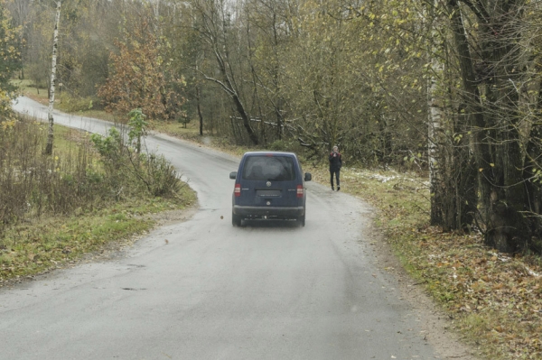 
                В Беларуси пообещали за ближайшие пять лет восстановить местные автодороги
                
                
            