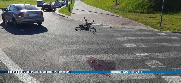 
                В Гродно велосипедист на полной скорости врезался в легковушку — последствия очень серьезные
                
                
            