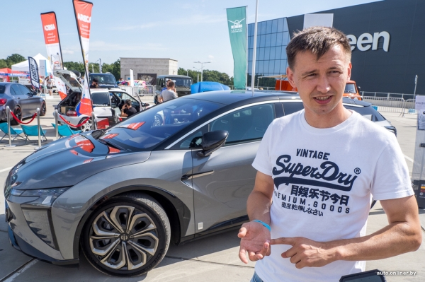 
                По Гродно ездит самый дорогой китайский электромобиль в стране за $120 тысяч
                
                
            