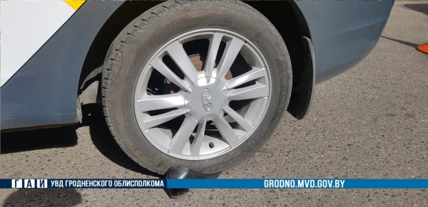 
                В Гродно таксист задним ходом сбил женщину — она в тяжелом состоянии
                
                
            