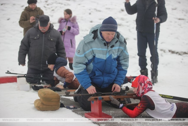 "Хочу быть как Смольский!" Юные лыжники Гродненской области борются за пьедестал "Снежного снайпера"