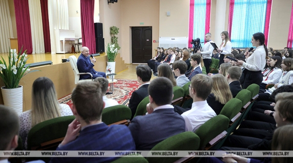 "Классный вопрос". Караев рассказал гимназистам о развитии города и службе во внутренних войсках